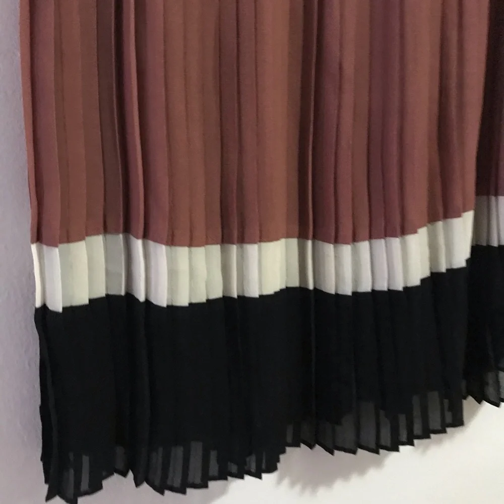 Brown, White, Black Colorblocked Pleated Skirt